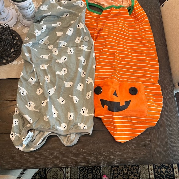 NWT Set of 2 Halloween Dog Costumes - Picture 2 of 12